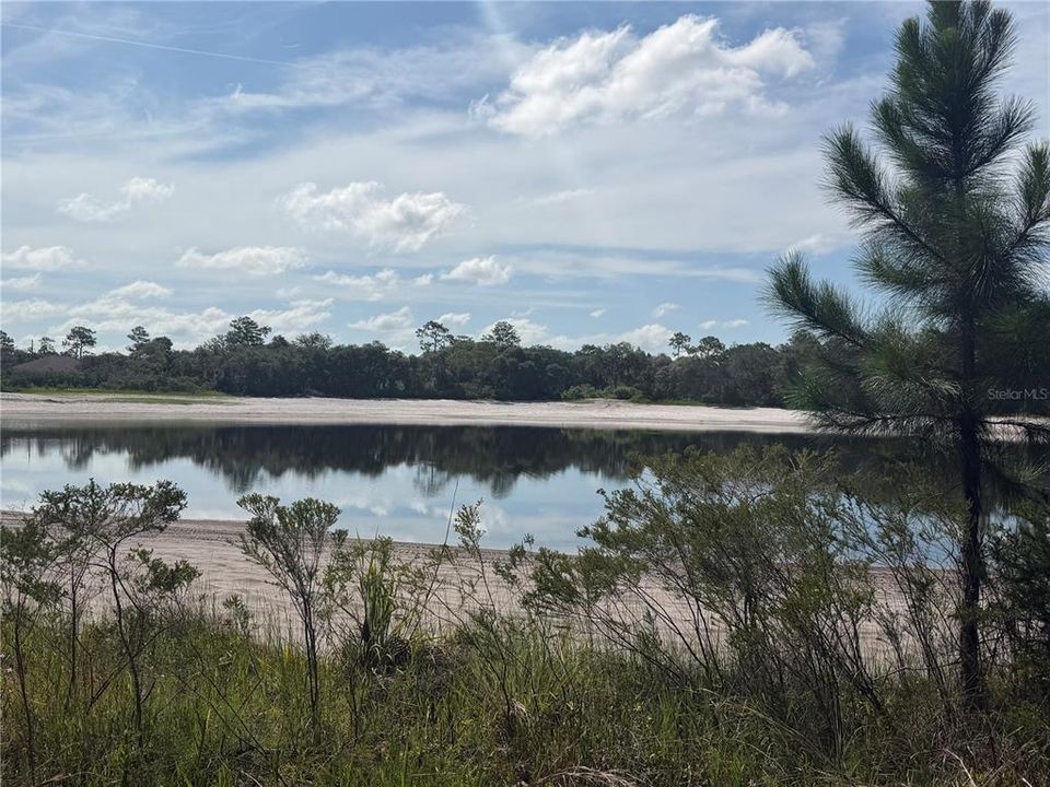 На продажу: $37,000 (0.43 acres)