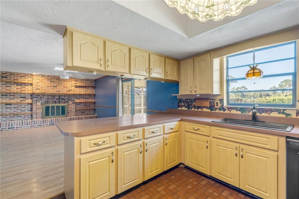 En Venta: $400,000 (3 camas, 2 baños, 1695 Pies cuadrados)