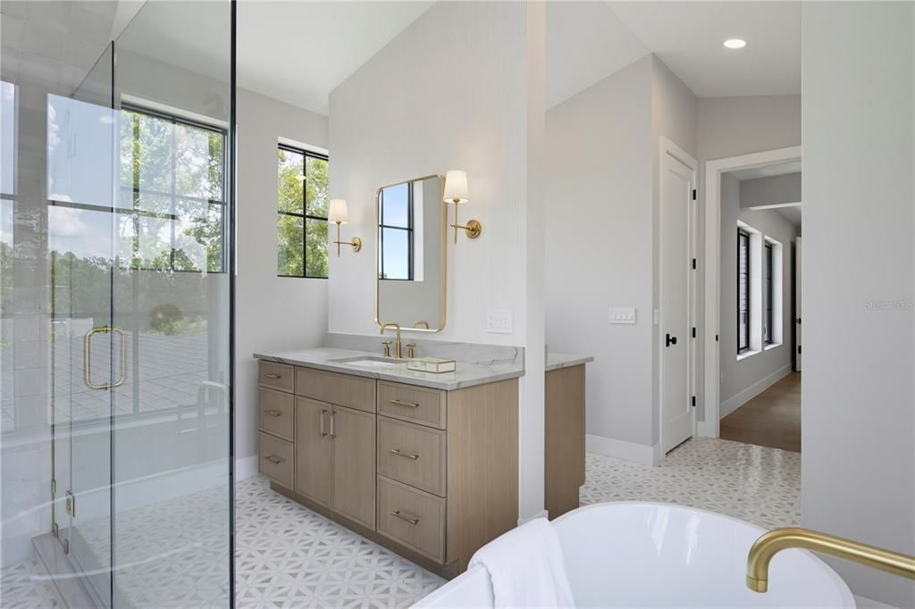 En Venta: $3,999,000 (5 camas, 5 baños, 4891 Pies cuadrados)