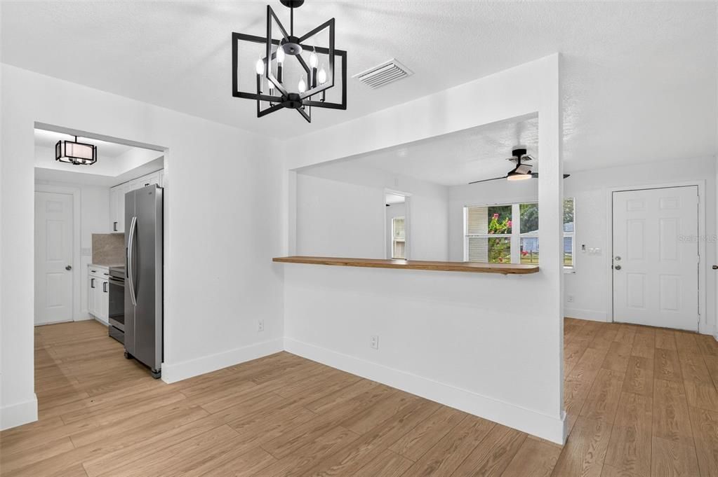 На продажу: $259,900 (3 спален, 2 ванн, 1044 Квадратных фут)