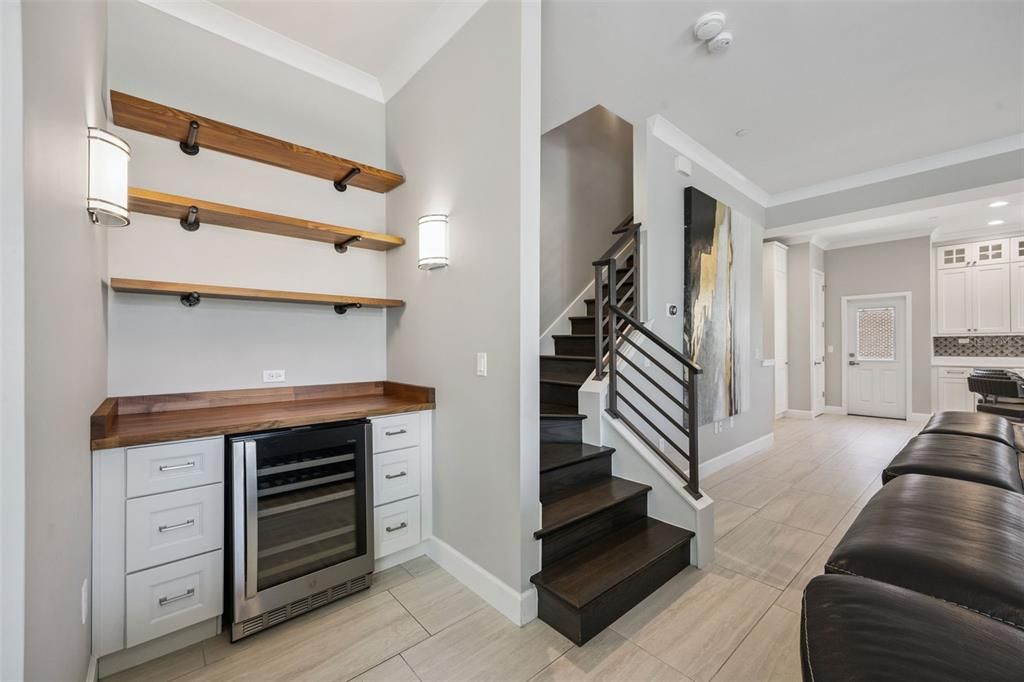 En Venta: $915,000 (3 camas, 3 baños, 2242 Pies cuadrados)
