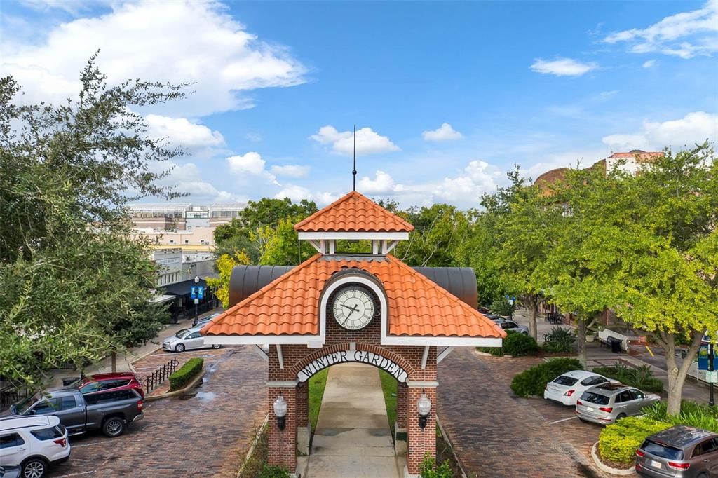 En Venta: $915,000 (3 camas, 3 baños, 2242 Pies cuadrados)