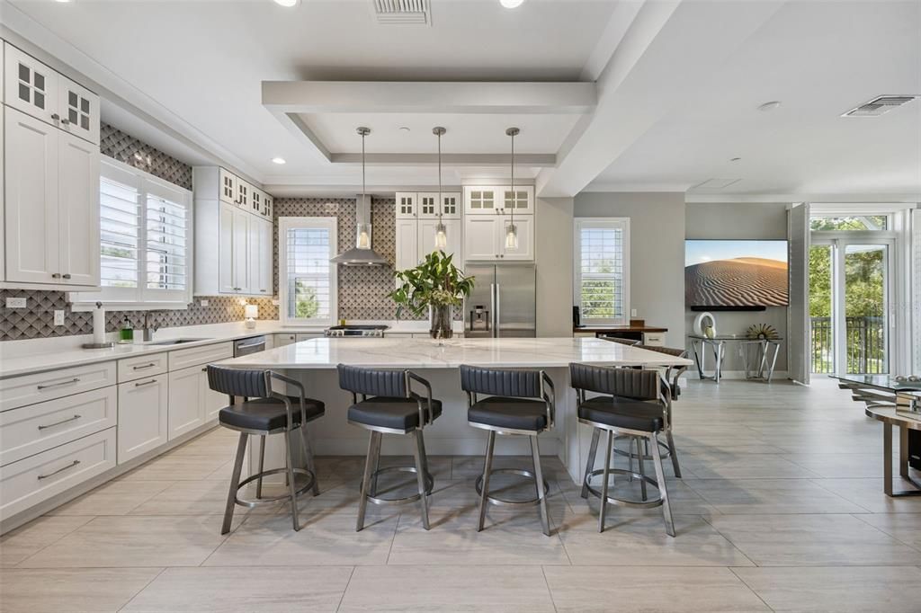 En Venta: $915,000 (3 camas, 3 baños, 2242 Pies cuadrados)