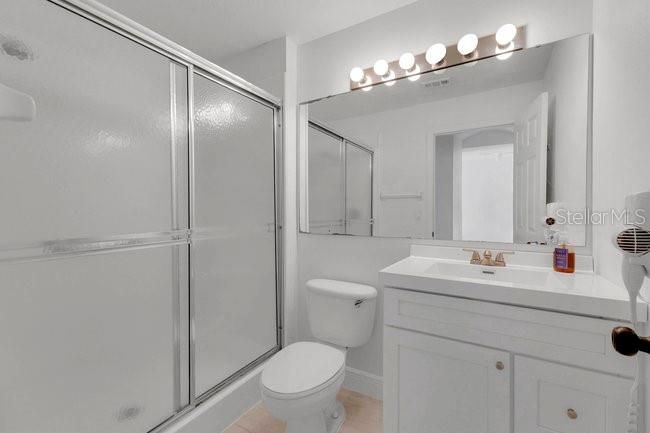 На продажу: $239,900 (3 спален, 2 ванн, 1277 Квадратных фут)