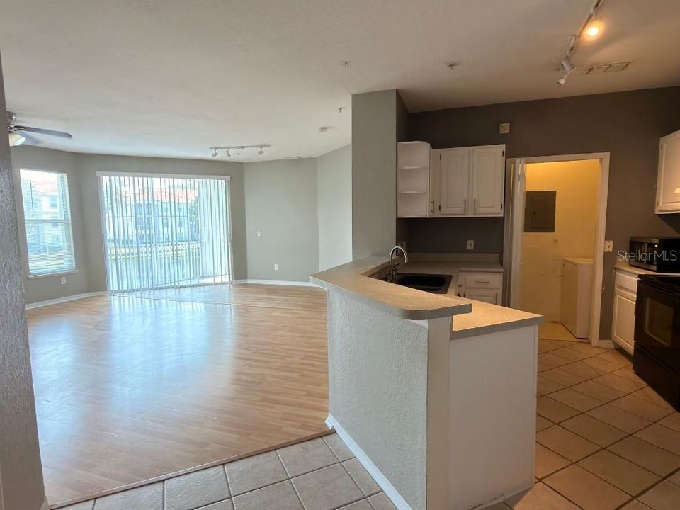 В аренду: $1,350 (2 спален, 2 ванн, 1064 Квадратных фут)