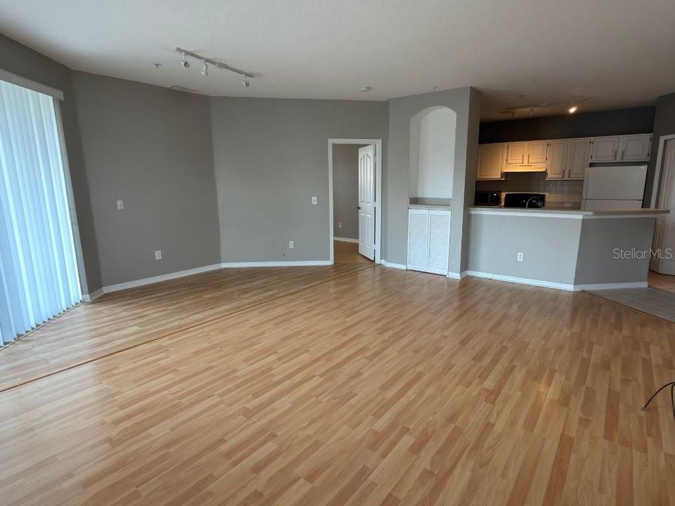 В аренду: $1,350 (2 спален, 2 ванн, 1064 Квадратных фут)