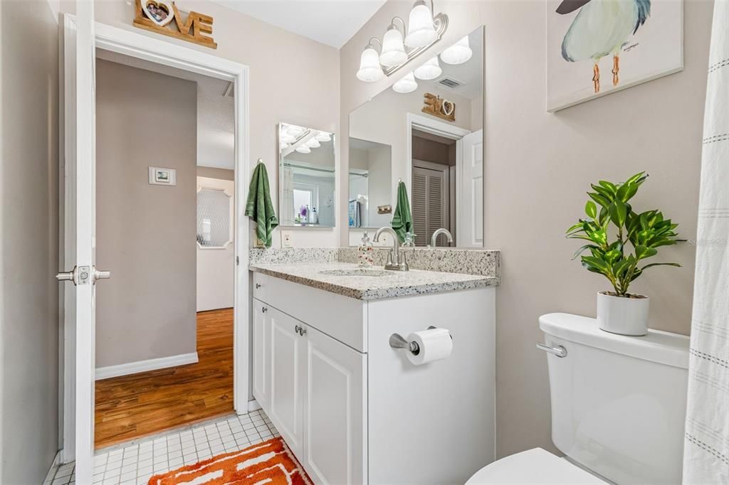На продажу: $359,999 (2 спален, 2 ванн, 1426 Квадратных фут)