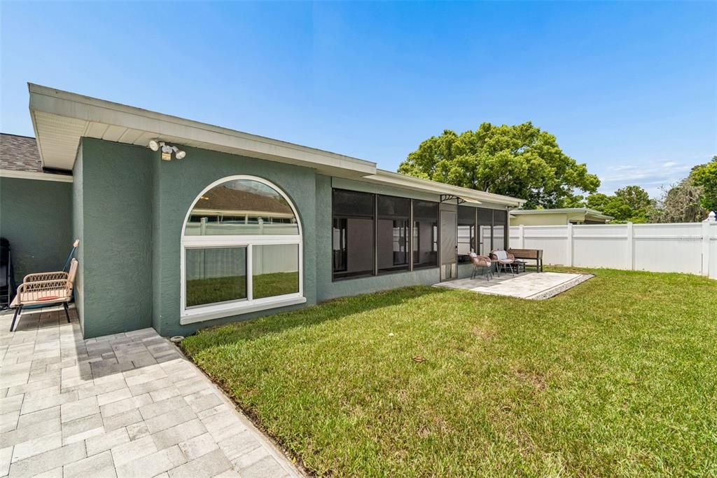 На продажу: $359,999 (2 спален, 2 ванн, 1426 Квадратных фут)