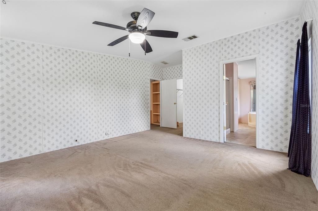 Active With Contract: $299,000 (3 beds, 2 baths, 1800 Square Feet)