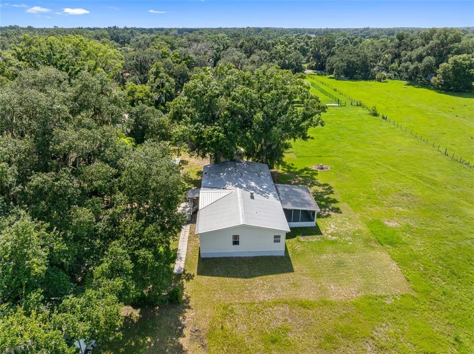 Active With Contract: $299,000 (3 beds, 2 baths, 1800 Square Feet)
