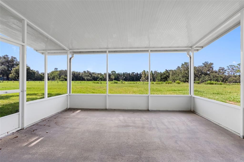 Active With Contract: $299,000 (3 beds, 2 baths, 1800 Square Feet)