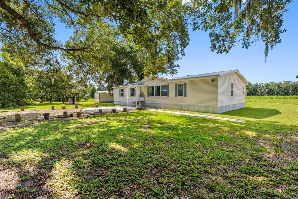 Active With Contract: $299,000 (3 beds, 2 baths, 1800 Square Feet)