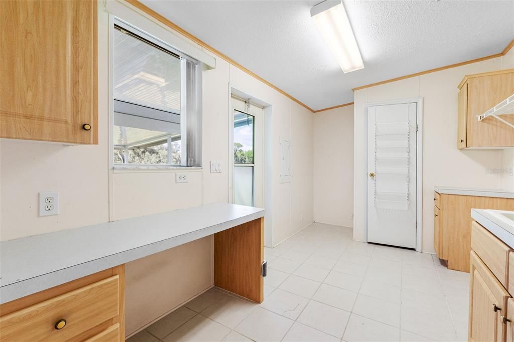 Active With Contract: $299,000 (3 beds, 2 baths, 1800 Square Feet)