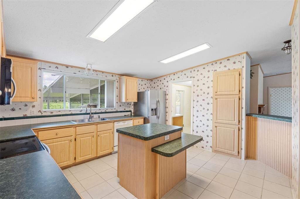 Active With Contract: $299,000 (3 beds, 2 baths, 1800 Square Feet)