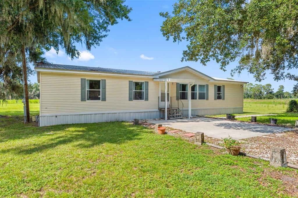 Active With Contract: $299,000 (3 beds, 2 baths, 1800 Square Feet)