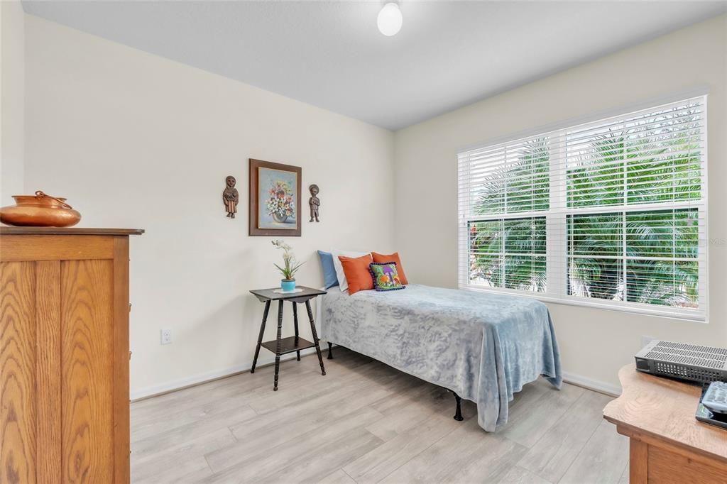 En Venta: $415,000 (4 camas, 2 baños, 1834 Pies cuadrados)