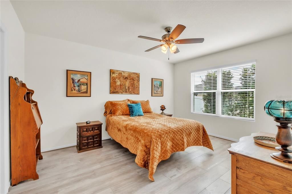 En Venta: $415,000 (4 camas, 2 baños, 1834 Pies cuadrados)