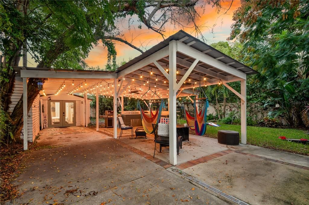 For Sale: $449,000 (3 beds, 2 baths, 1154 Square Feet)