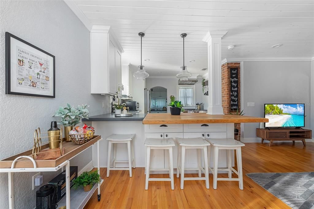 For Sale: $449,000 (3 beds, 2 baths, 1154 Square Feet)
