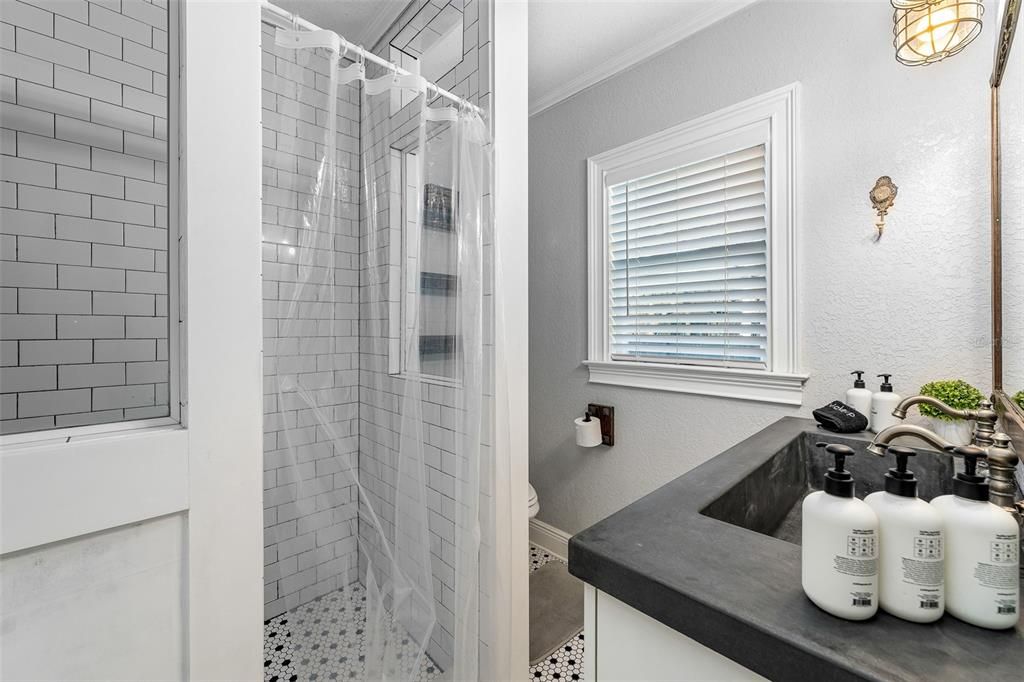 For Sale: $449,000 (3 beds, 2 baths, 1154 Square Feet)