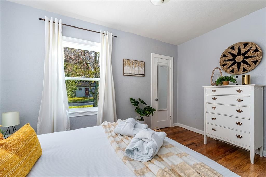 For Sale: $449,000 (3 beds, 2 baths, 1154 Square Feet)