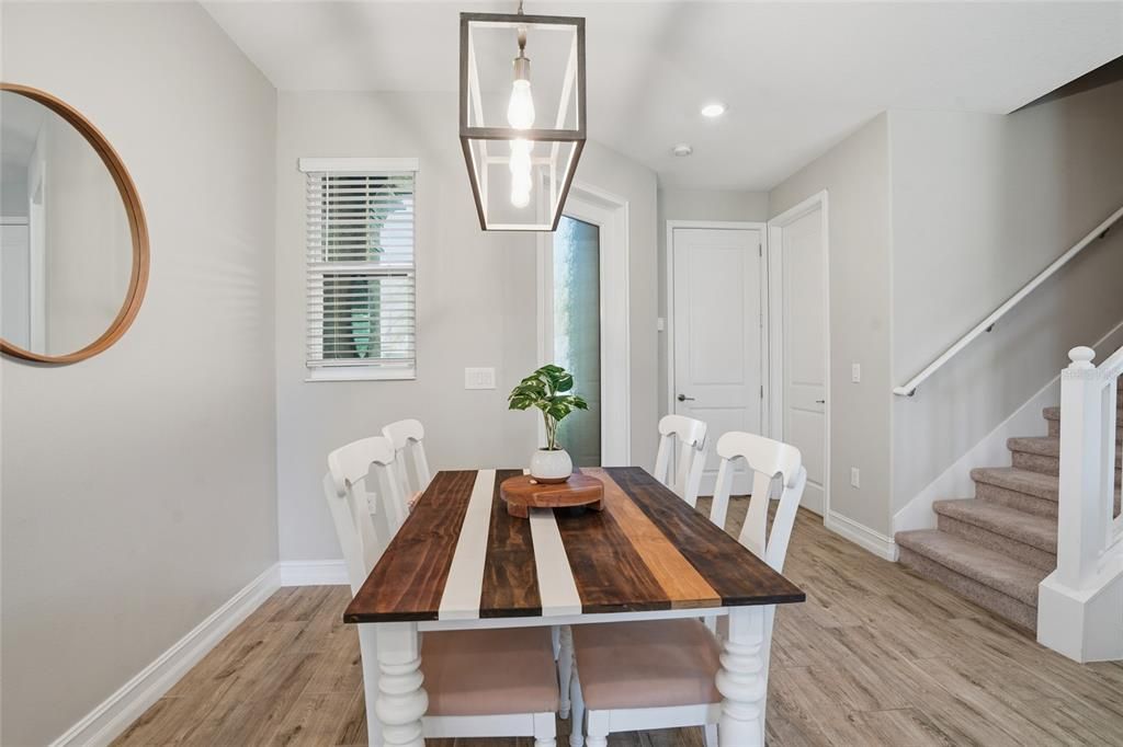 For Sale: $365,000 (3 beds, 2 baths, 1827 Square Feet)