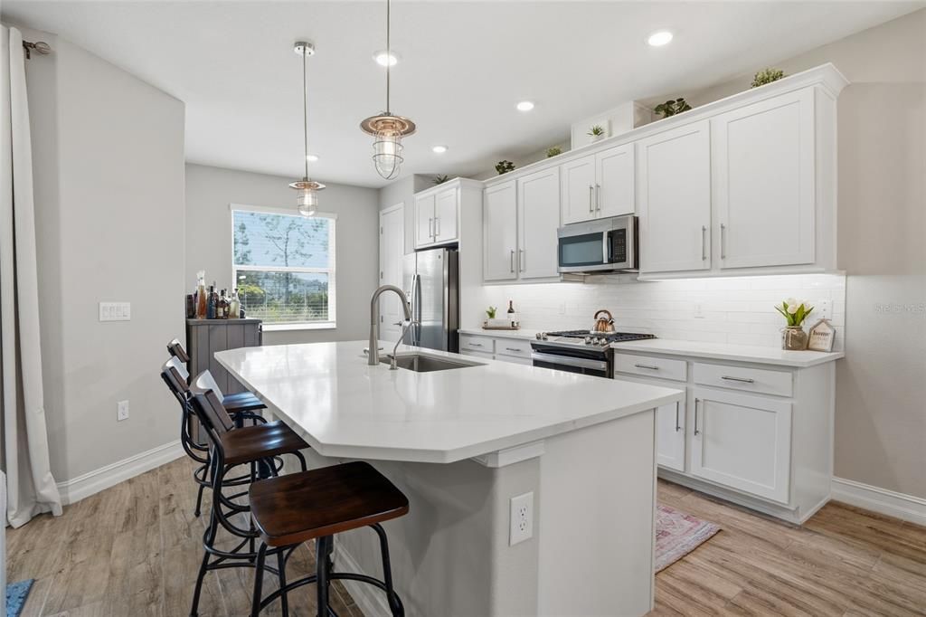 For Sale: $365,000 (3 beds, 2 baths, 1827 Square Feet)