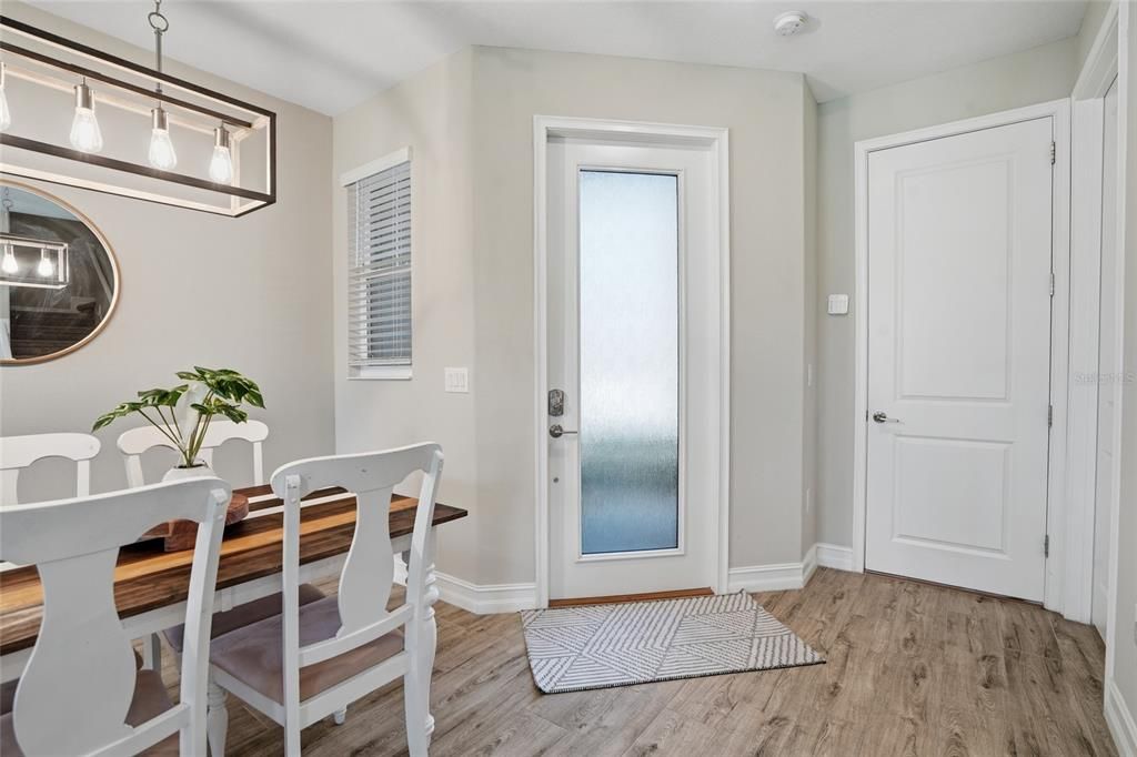 For Sale: $365,000 (3 beds, 2 baths, 1827 Square Feet)