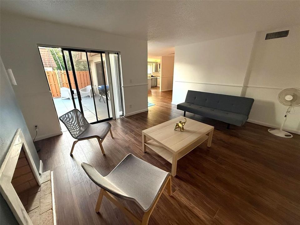 На продажу: $255,000 (3 спален, 2 ванн, 1648 Квадратных фут)