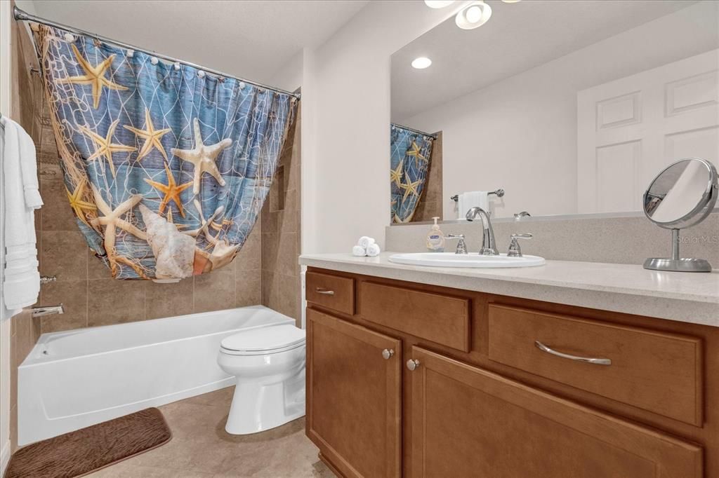 На продажу: $469,900 (3 спален, 2 ванн, 1461 Квадратных фут)