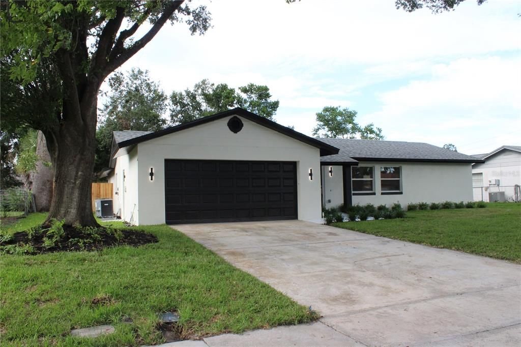 For Sale: $629,000 (4 beds, 2 baths, 1812 Square Feet)
