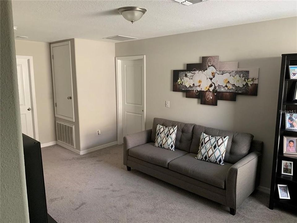 В аренду: $2,550 (5 спален, 2 ванн, 2215 Квадратных фут)