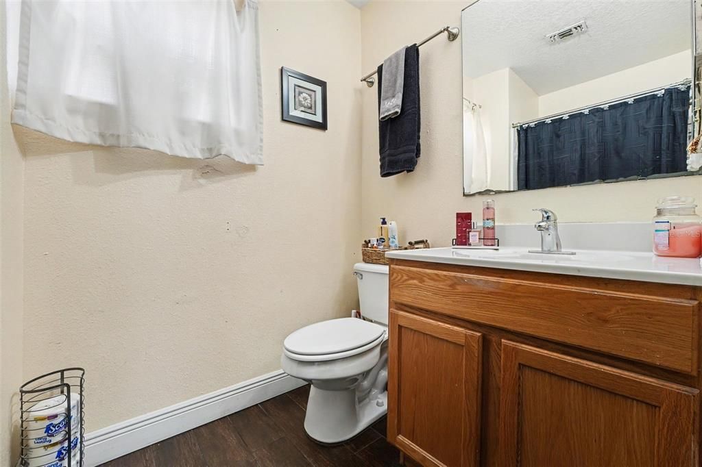En Venta: $270,000 (4 camas, 2 baños, 1730 Pies cuadrados)