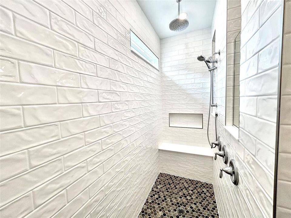 На продажу: $589,000 (3 спален, 2 ванн, 1905 Квадратных фут)