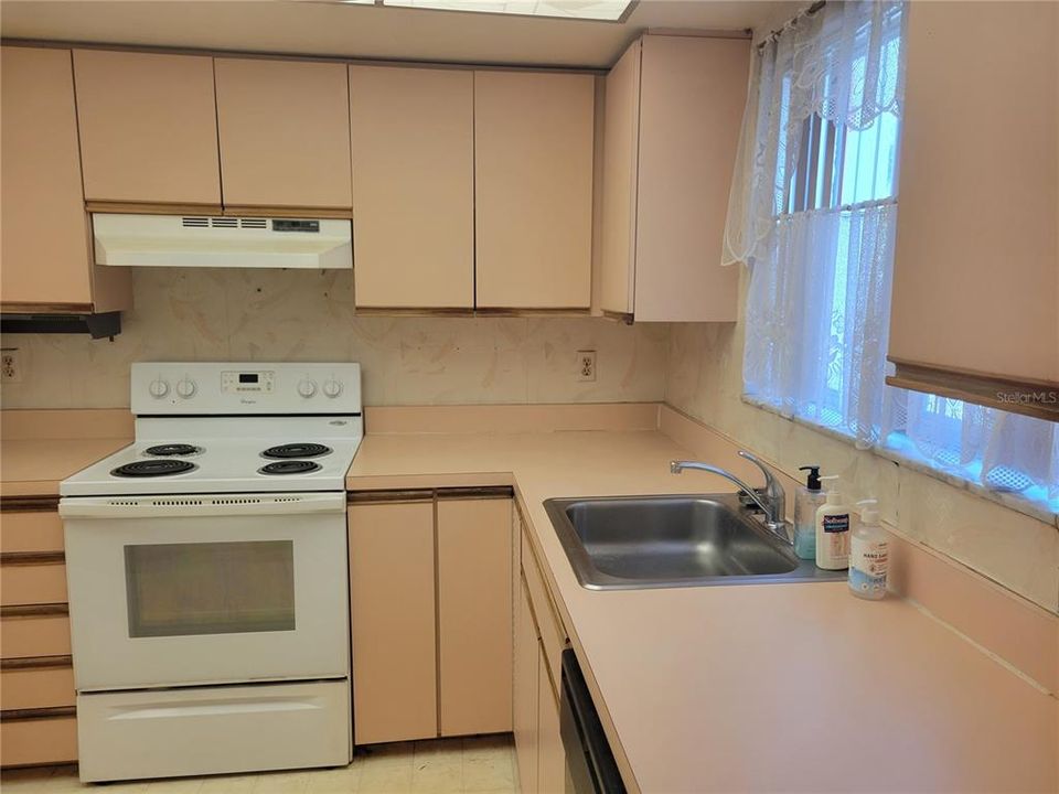 En Venta: $88,000 (3 camas, 2 baños, 1300 Pies cuadrados)