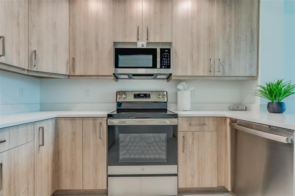 В аренду: $4,000 (3 спален, 2 ванн, 1627 Квадратных фут)