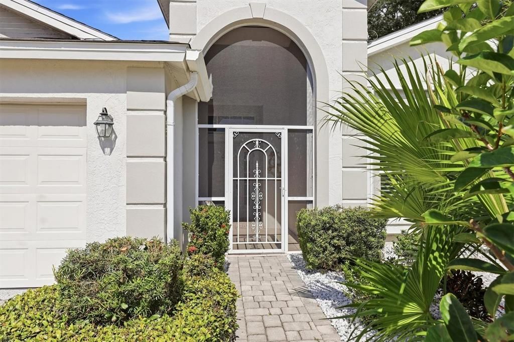 Active With Contract: $625,000 (2 beds, 2 baths, 1812 Square Feet)