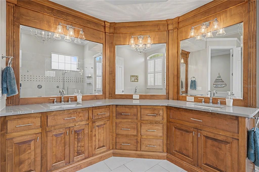 На продажу: $2,594,900 (4 спален, 5 ванн, 4783 Квадратных фут)