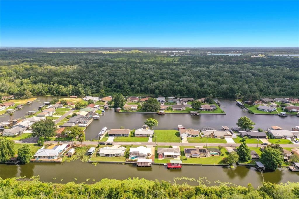 На продажу: $149,900 (0.14 acres)