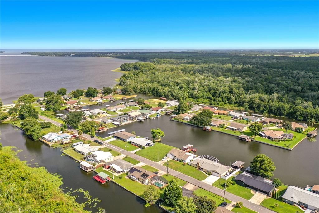 На продажу: $149,900 (0.14 acres)