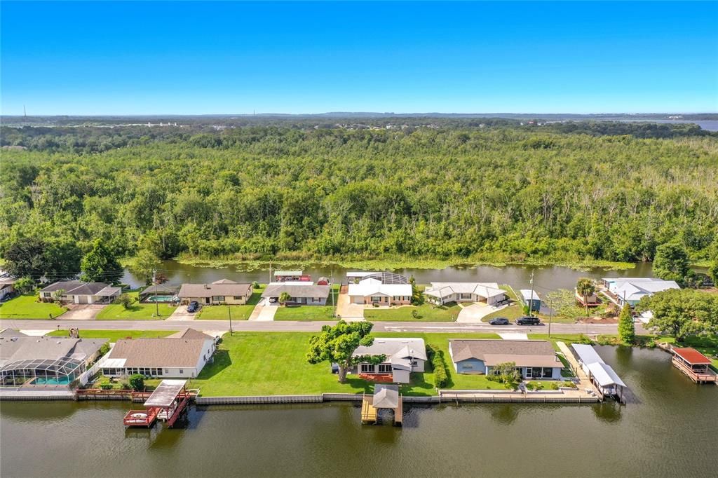 На продажу: $149,900 (0.14 acres)