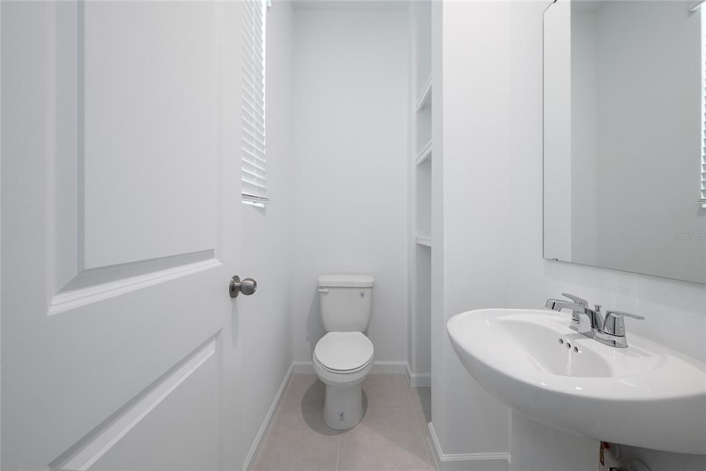 В аренду: $3,195 (3 спален, 2 ванн, 1704 Квадратных фут)