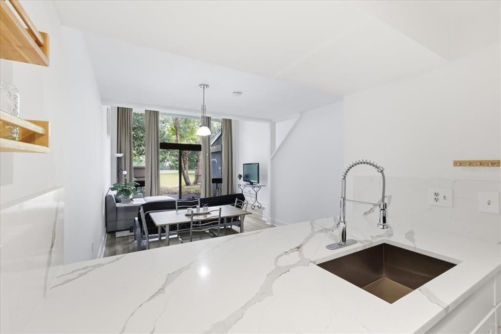 En Venta: $139,900 (1 camas, 1 baños, 918 Pies cuadrados)