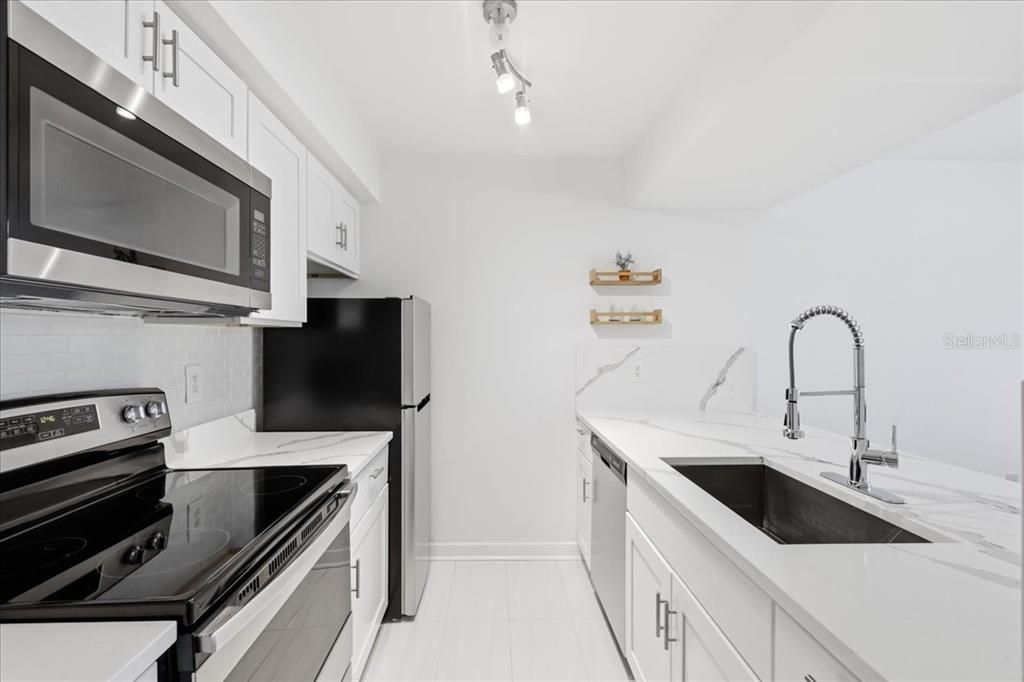 En Venta: $139,900 (1 camas, 1 baños, 918 Pies cuadrados)