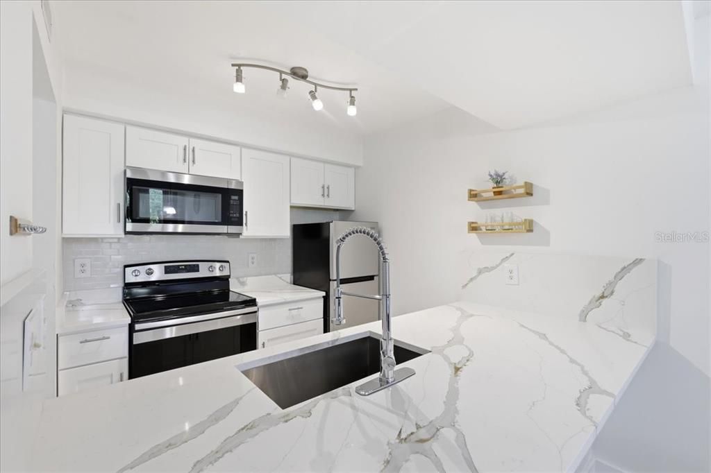 En Venta: $139,900 (1 camas, 1 baños, 918 Pies cuadrados)