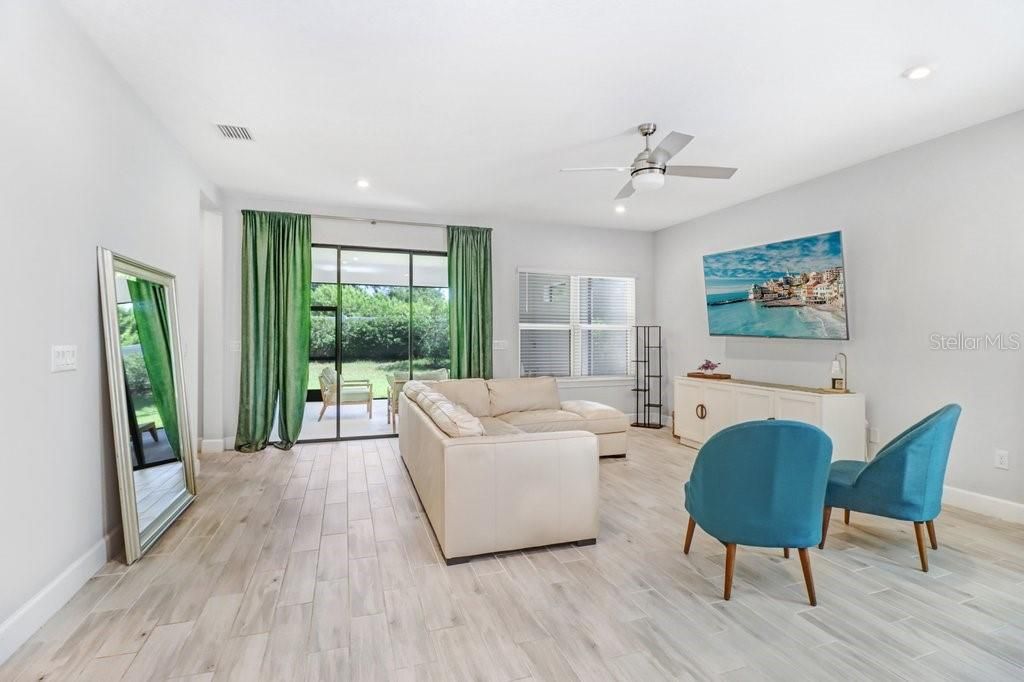 En Venta: $475,900 (3 camas, 2 baños, 1831 Pies cuadrados)