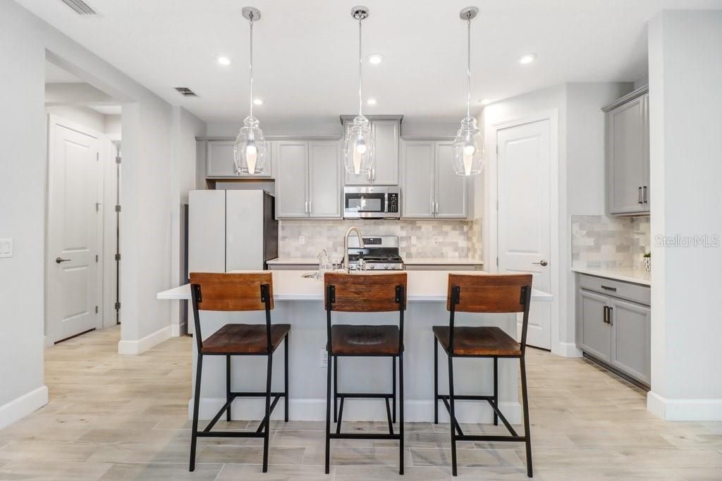 En Venta: $475,900 (3 camas, 2 baños, 1831 Pies cuadrados)