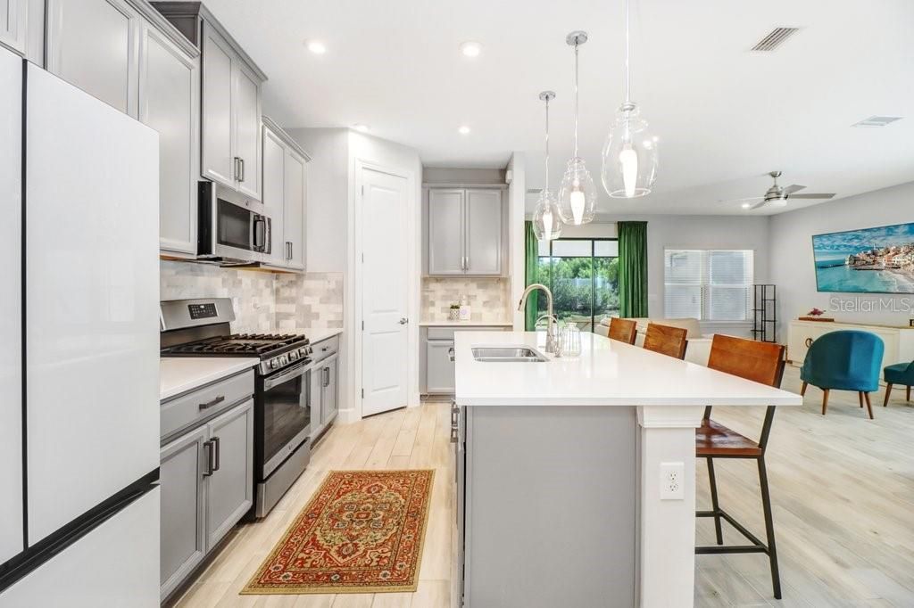 En Venta: $475,900 (3 camas, 2 baños, 1831 Pies cuadrados)