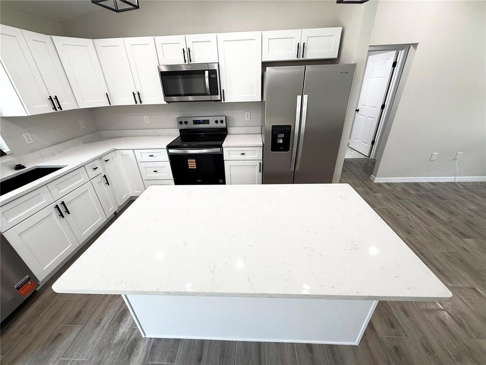 На продажу: $249,900 (3 спален, 2 ванн, 1209 Квадратных фут)