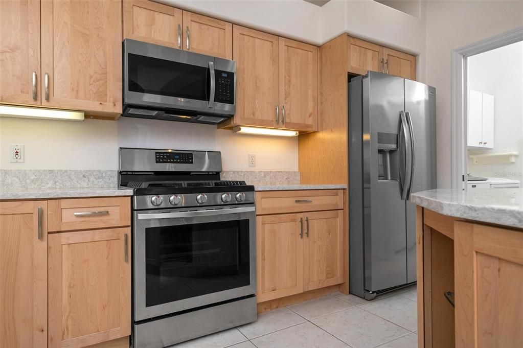 В аренду: $3,400 (3 спален, 2 ванн, 2220 Квадратных фут)
